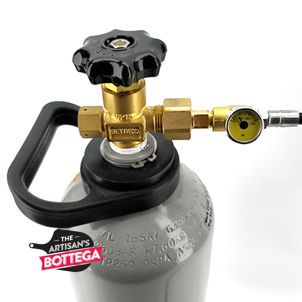 products-2.6kg_gas_tank_cylinder_co2_artisan_s_bottega_closeup2.png